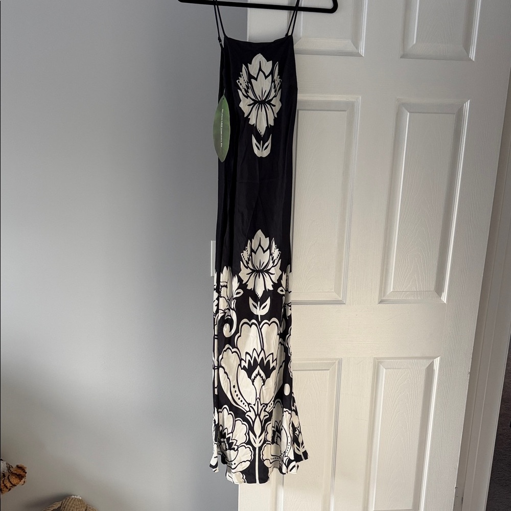 Farm Rio Black and White Floral Arabesque Silk Dress - Picture 4 of 5